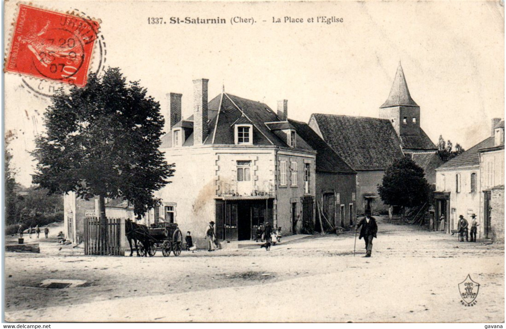 18 SAINT-SATURNIN - La Place Et L'église - Saint-Saturnin