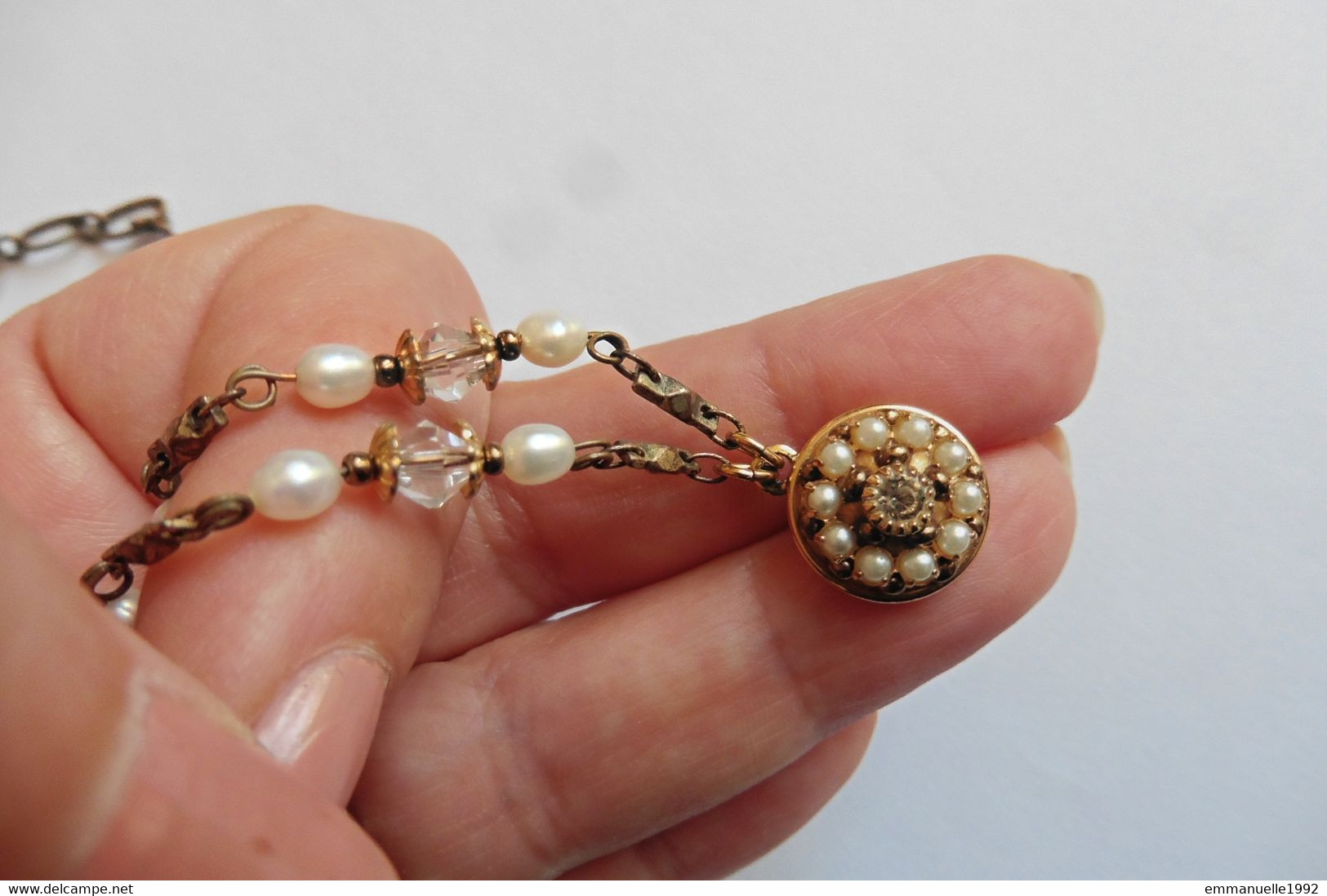 Collier Créateur Michal Golan Chaîne Bronze Perles D'eau Douce Blanc Et Cristaux Transparents - Colliers/Chaînes