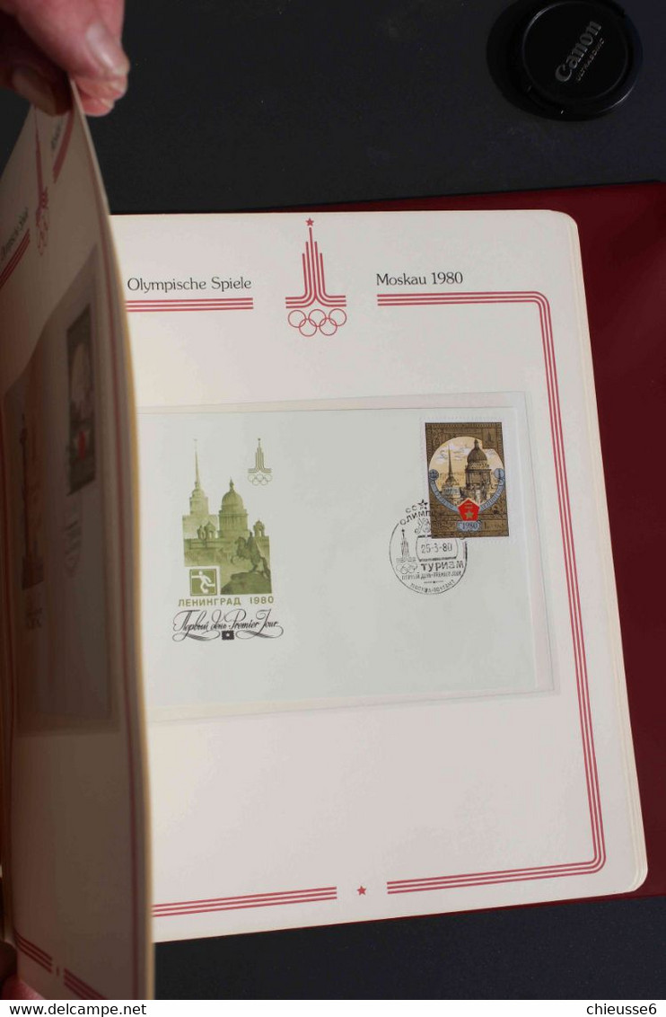 Russie collection - Preolympique de Moscou - 1980  +  80 env. dans classeur Borek grenat