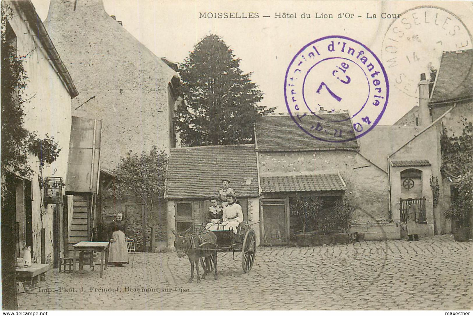 MOISSELLLES La Cour De L'hôtel Du Lion D'Or - Moisselles