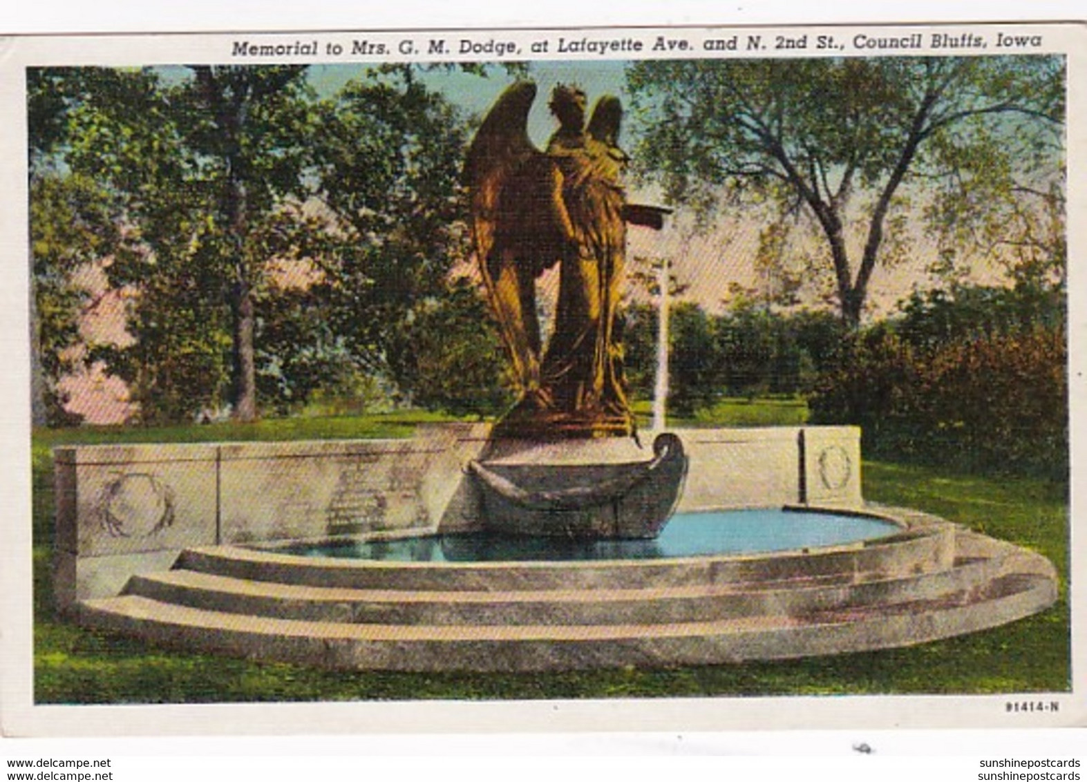 Iowa Council Bluffs Memorial To Mrs G M Dodge At Lafayette Avenue 1942 Curteich - Council Bluffs