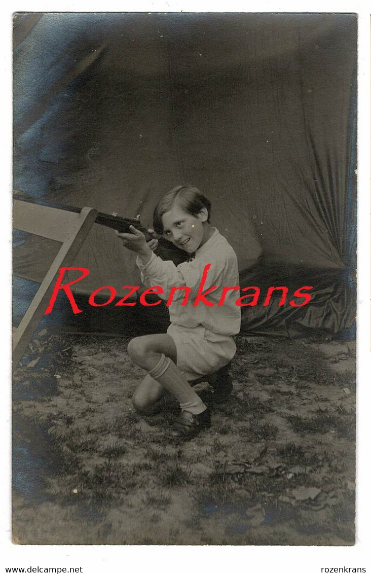 Oude Foto Garcon Enfant Kermisfoto Kermesse Fête Foraine Foire Tir A La Carabine Kermis Old Photo Card Carte Ancienne - Schieten (Wapens)