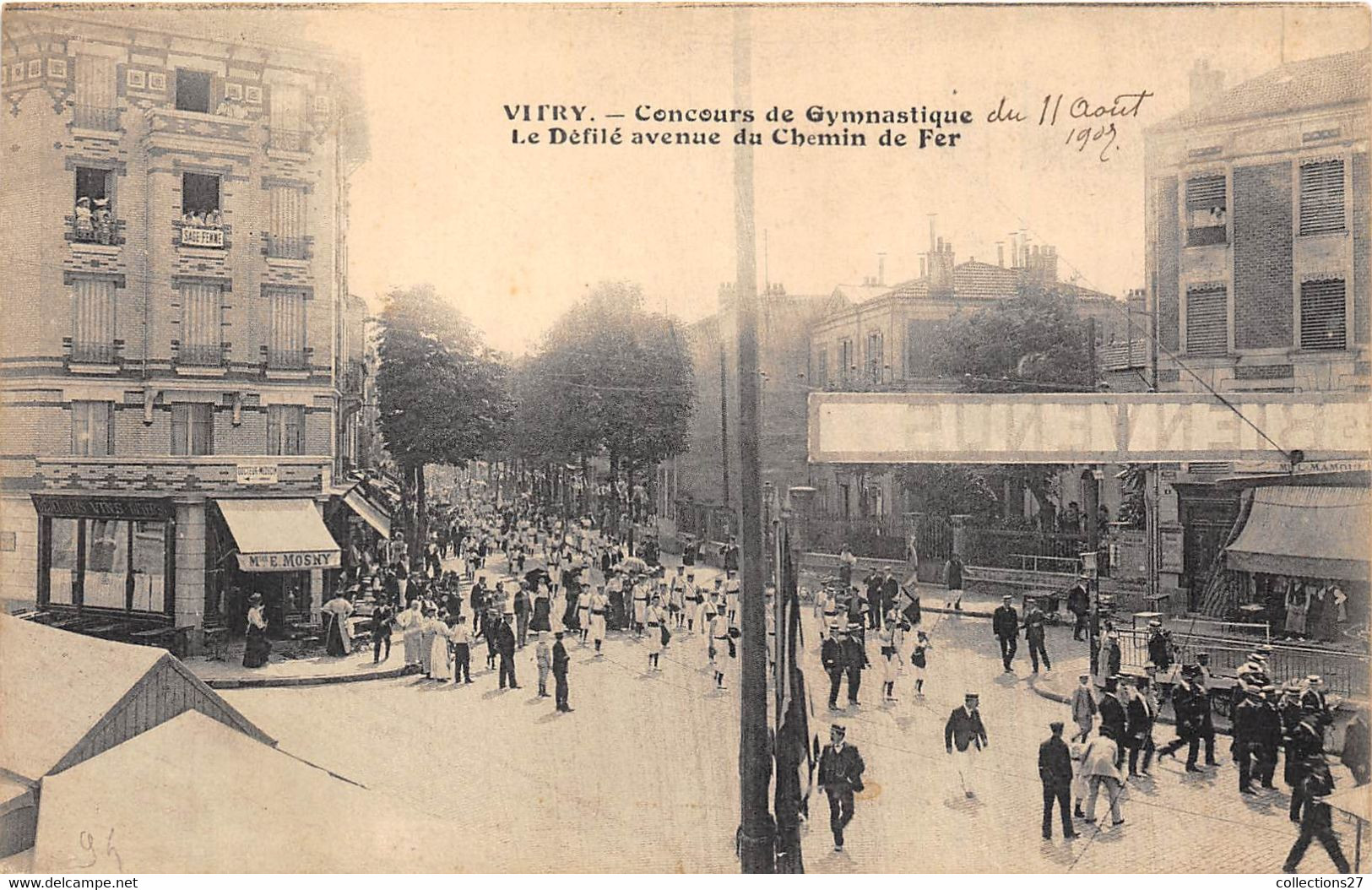 94-VITRY-SUR-SEINE-CONCOURS DE GYMNASTIQUE LE DEFILE AVENUE DU CHEMIN DE FER - Vitry Sur Seine