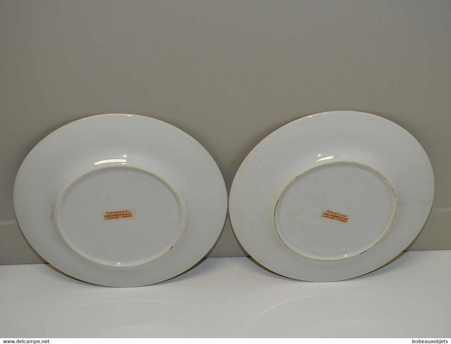 * 2 PETITES ASSIETTES PORCELAINE CHASTAGNER LIMOGES déco d'enfants Chiens 1930  E