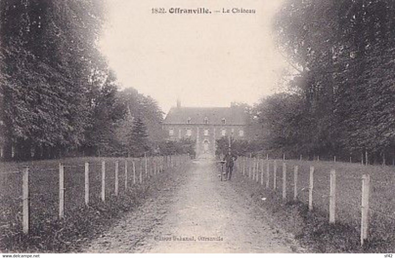 OFFRANVILLE           LE CHATEAU                    ALLEE AVEC CYCLISTE - Offranville