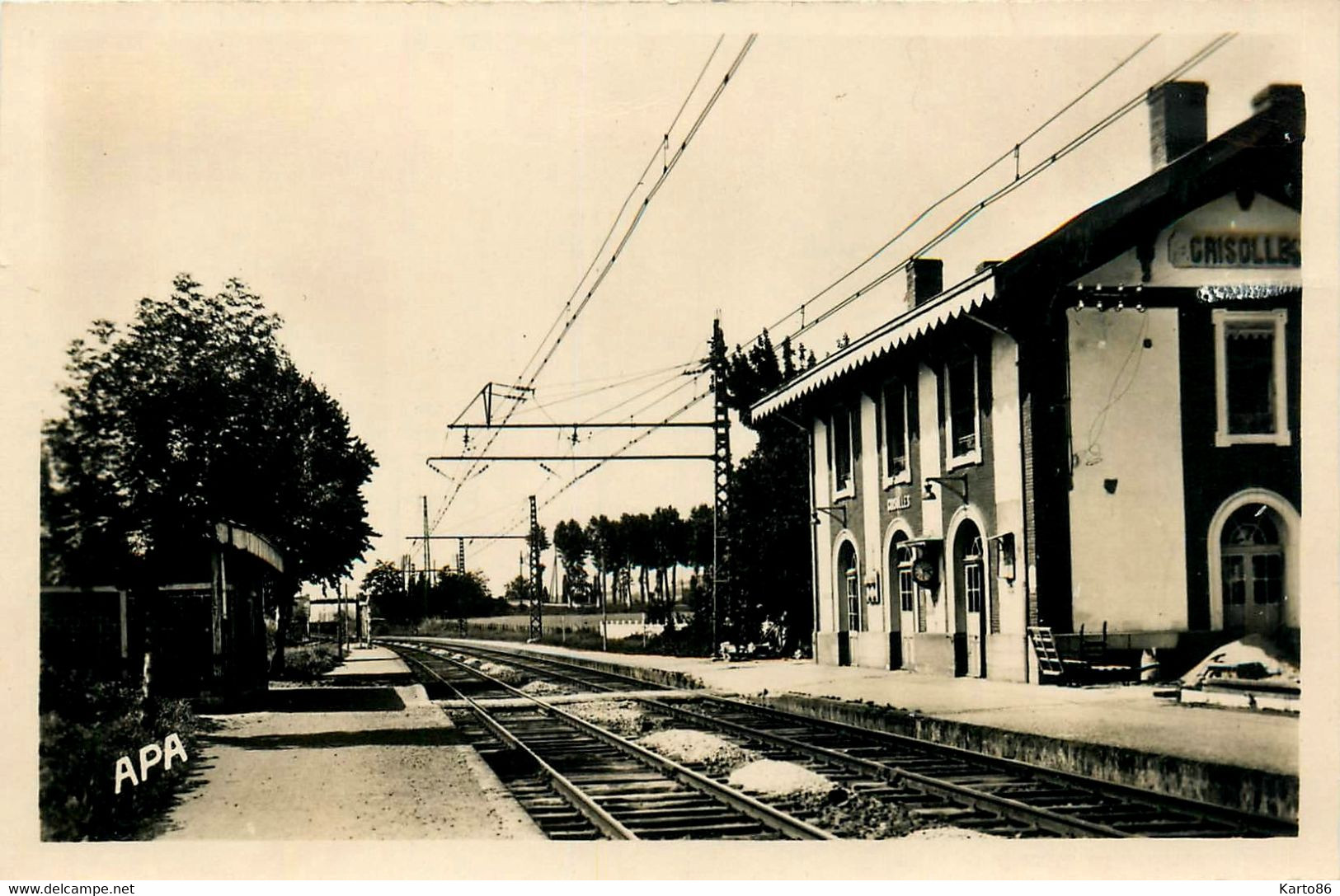 Grisolles * Intérieur De La Gare Du Village * Ligne Chemin De Fer - Grisolles