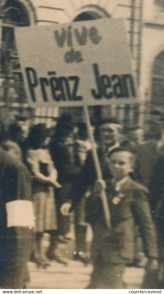 CPA Photo - LUXEMBOURG - Manifestation De Soutien Au Prince Jean Prënz (Année ?) - Famille Grand-Ducale