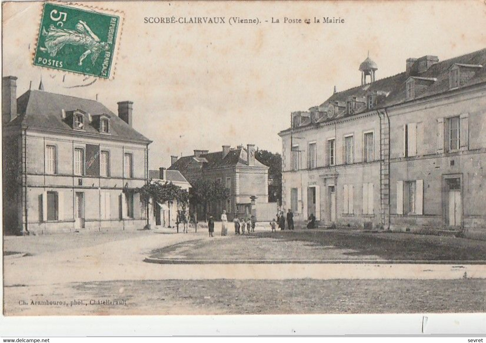 SCORBE CLAIRVAUX. -  La Poste Et La Mairie - Scorbe Clairvaux