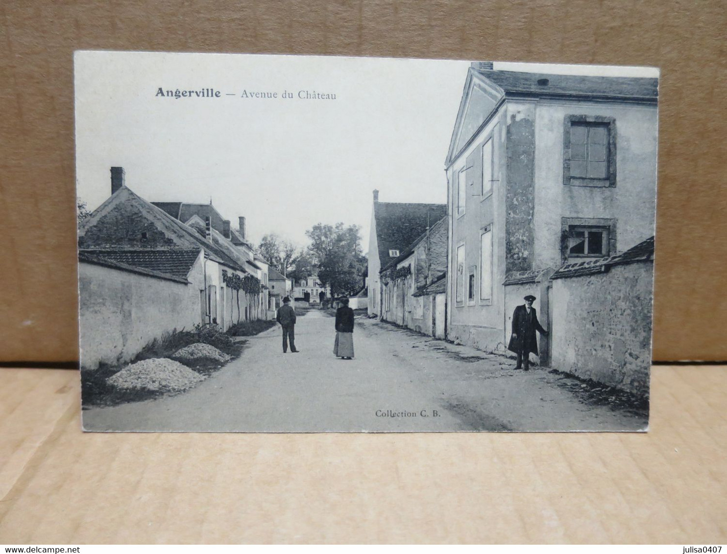 ANGERVILLE (91) Avenue Du Chateau - Angerville