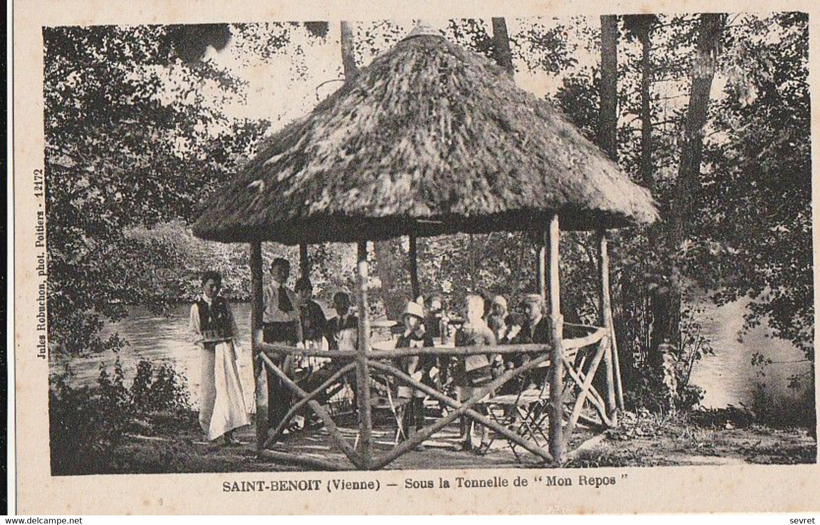 SAINT-BENOIT. - Sous La Tonnelle De " Mon Repos". Carte RARE - Saint Benoit