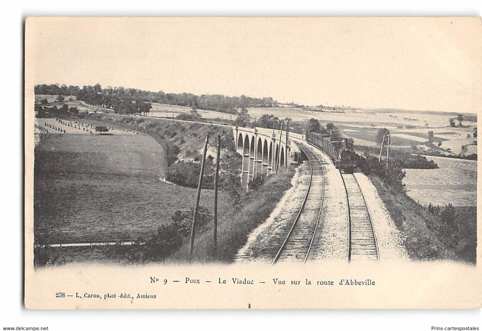 CPA 80 Poix Le Viaduc Et Le Train - Poix-de-Picardie