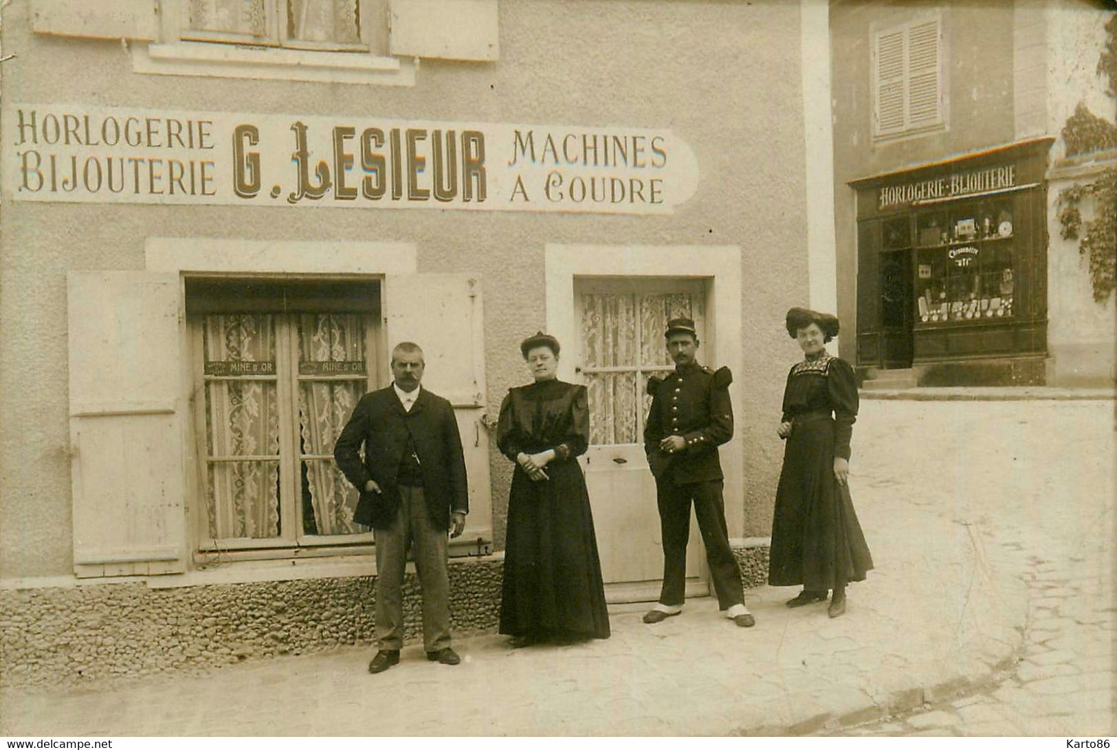 Neuvy Le Roi * Carte Photo * Horlogerie Bijouterie G. LESIEUR Machines à Coudre * Commerce Magasin Horloger Métier - Neuvy-le-Roi