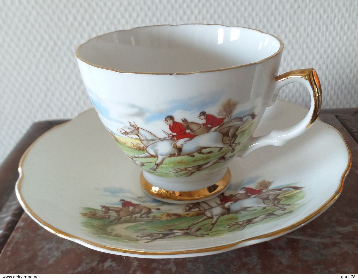 Tasse à Thé / Collection MARGARET ROSE Porcelaine Anglaise Motif Chasse à Courre - Cups