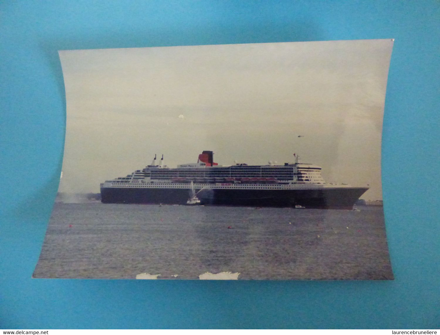 PHOTO ORIGINALE  DEPART DU PAQUEBOT QUEEN MARY 2 LE 22 DECEMBRE 2004 A SAINT-NAZAIRE - Boats