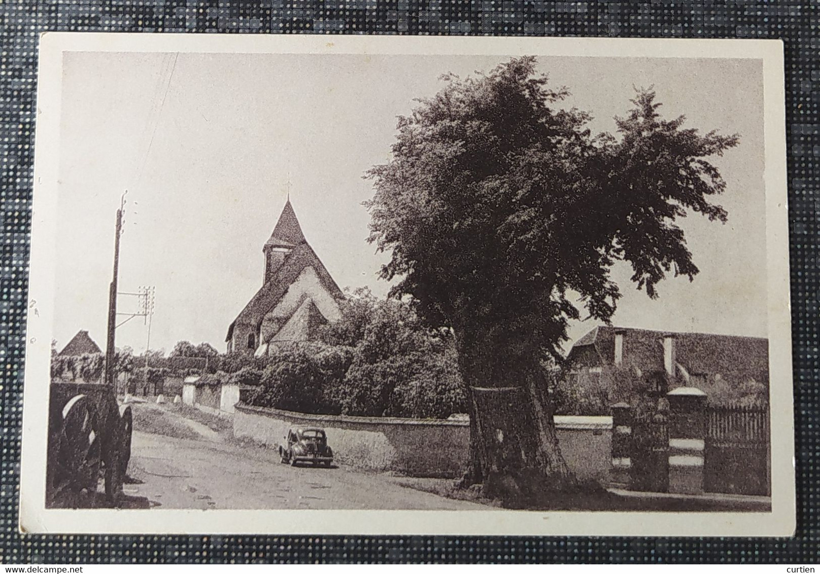 Saint GEORGES - MOTEL . 27 . église Et Gros Orme . - Saint-Georges-Motel