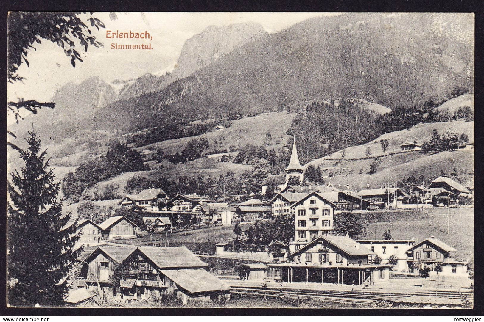 1913 Gelaufene AK Aus Erlenbach (Bahnhof). Bahnstempel Und Kastenstempel RINGGOLDINGEN In Blau. Minim Fleckig - Erlenbach Im Simmental