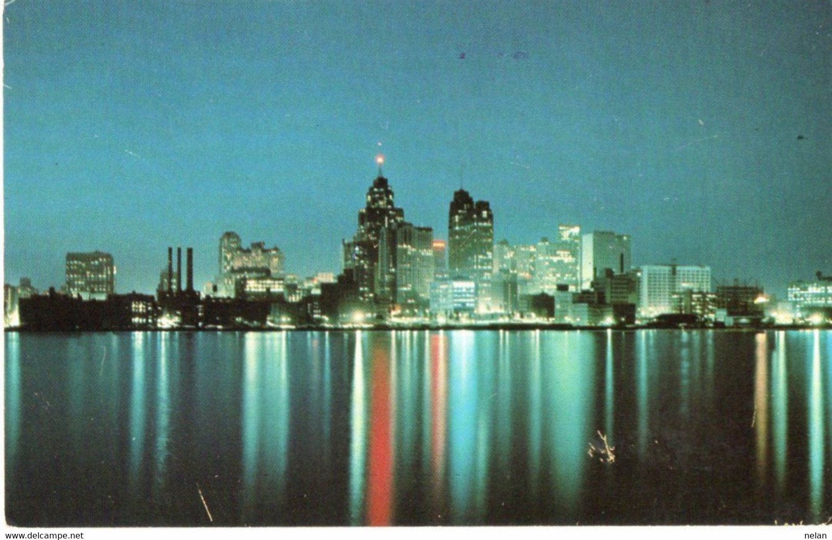 SKYLINE OF DETROIT MICHIGAN AT NIGHT AS SEEN FROM WINDSOR , CANADA - F.P. - STORIA POSTALE - Windsor