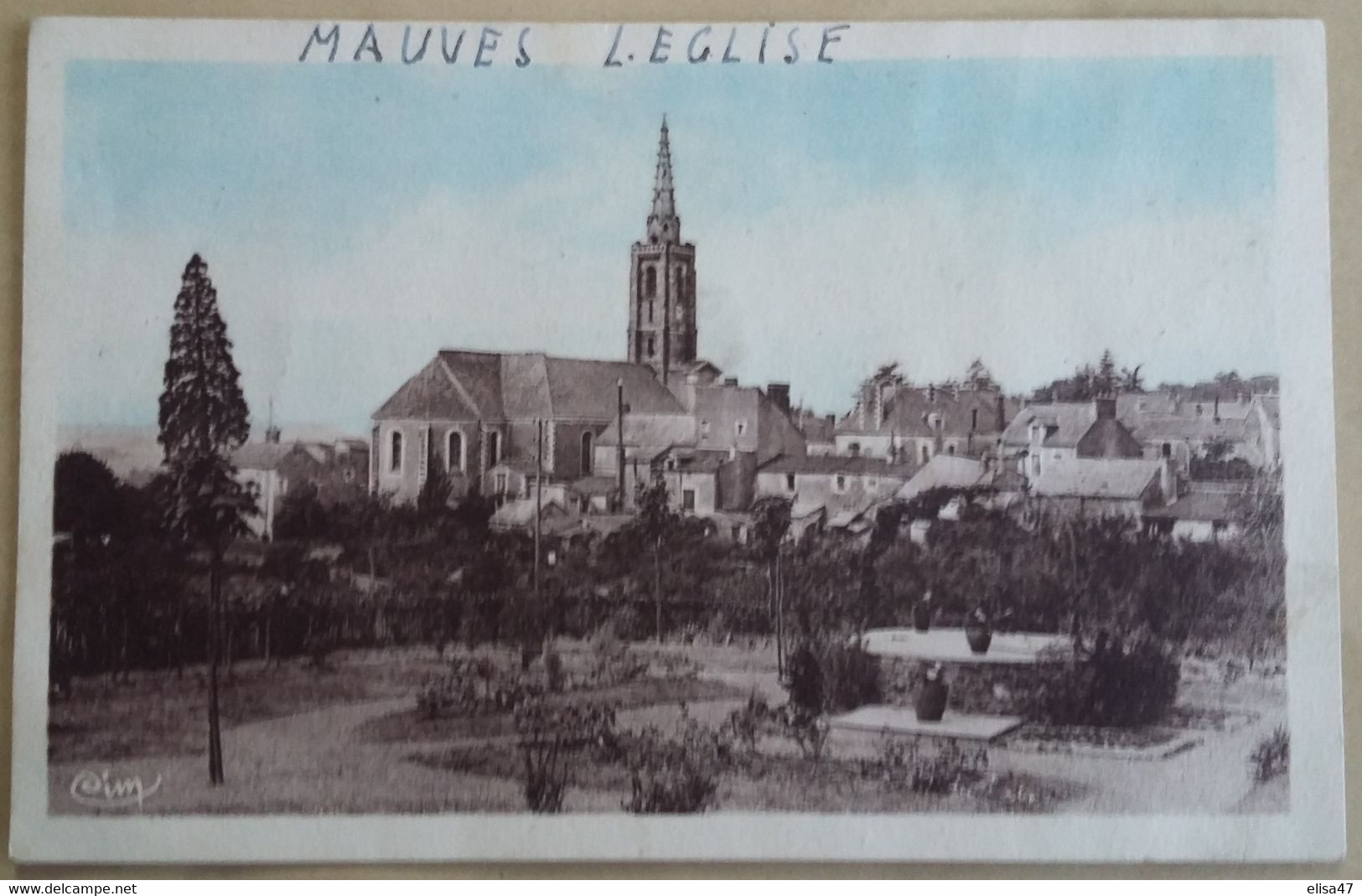 44  MAUVES  SUR  LOIRE   L  EGLISE  ET  LE  QUARTIER OUEST DU  BOURG - Mauves-sur-Loire