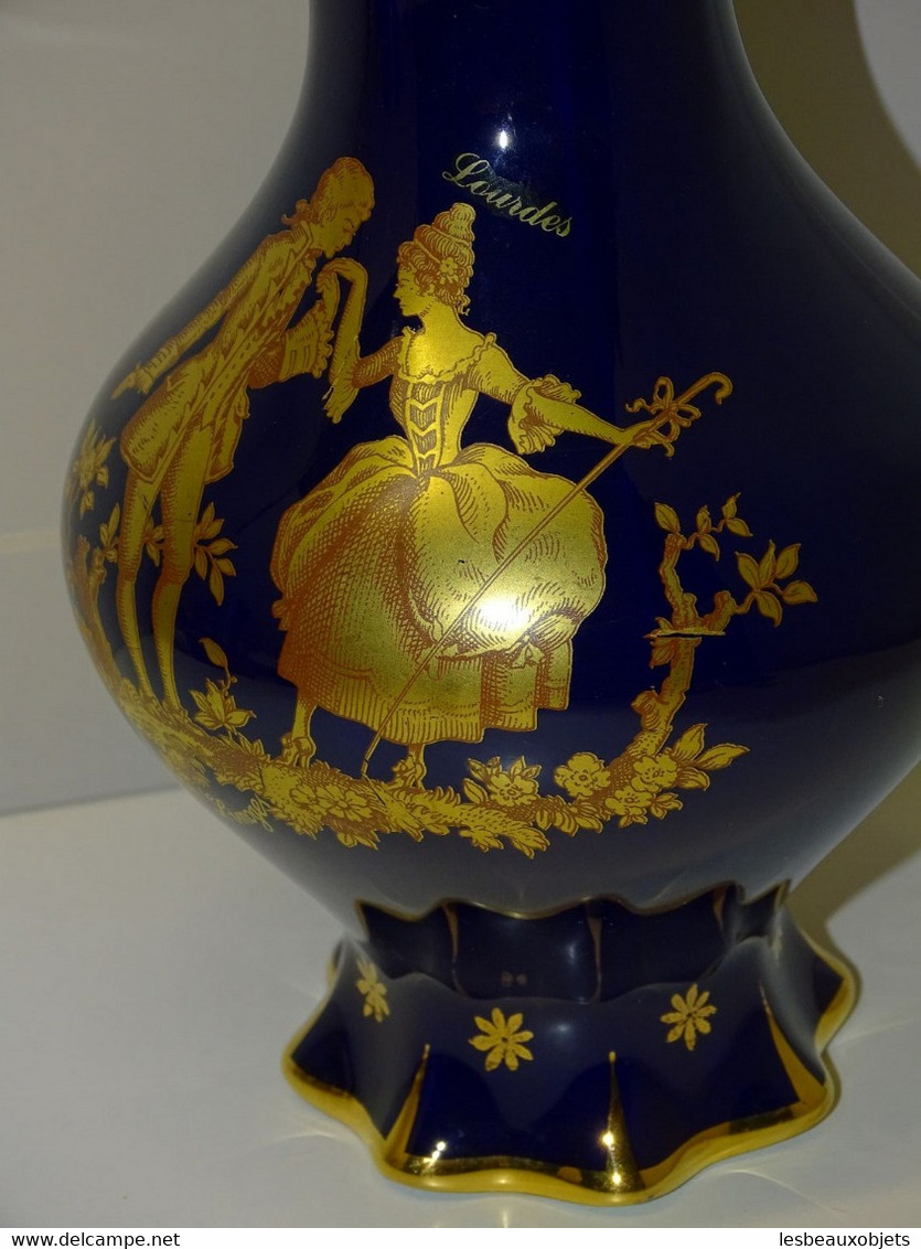 *GRAND VASE PORCELAINE de LIMOGES BLEU de FOUR MARQUIS MARQUISE dorés LOURDES E