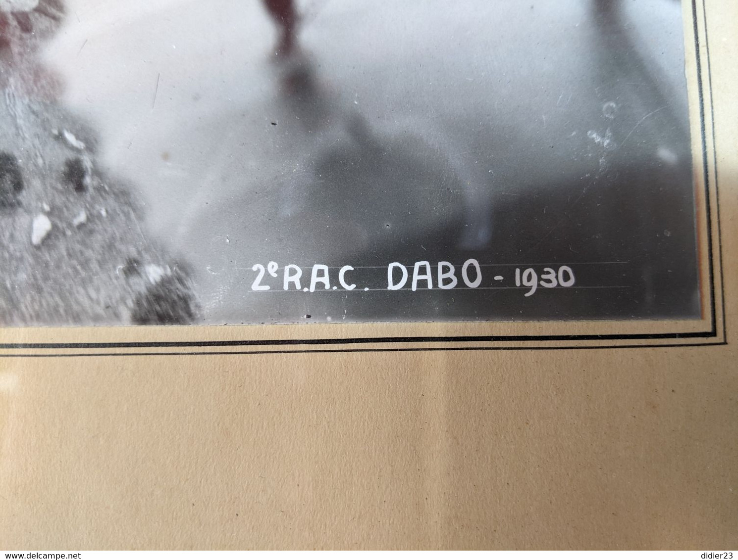 05 -Tableau 1930 PHOTOGRAPHIE AERIENNE MILITAIRE DABO AVION CADRE 30 X 25 Cm - Dabo