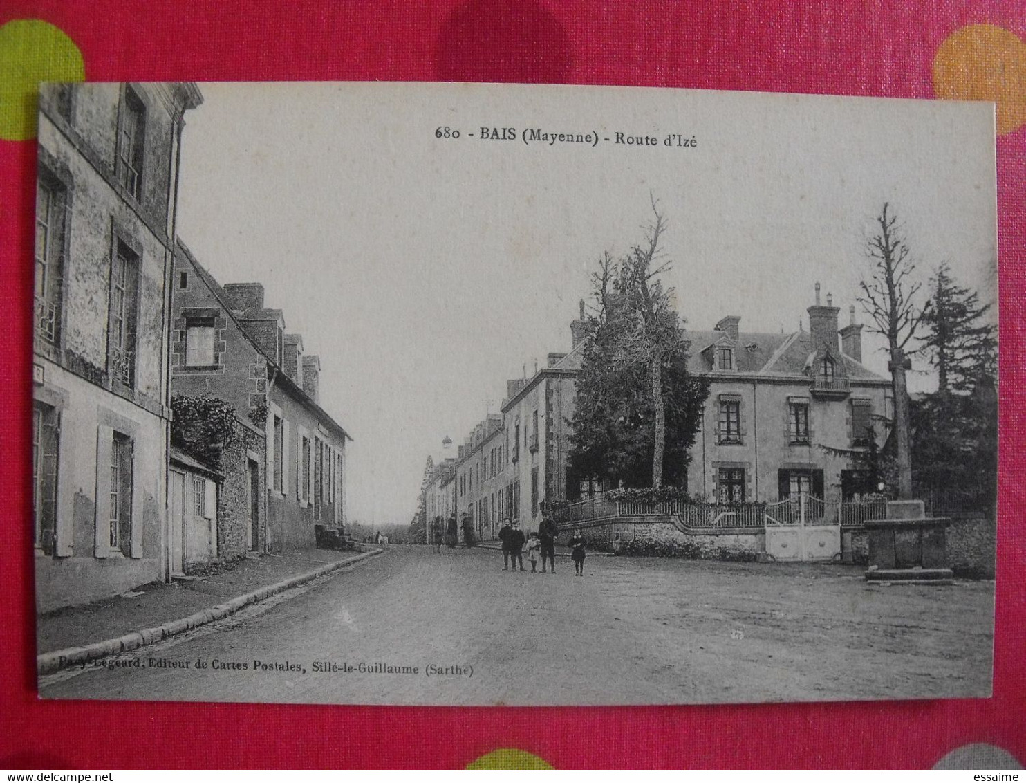 Carte Postale Mayenne. Bais. Route D'Izé. Calvaire Enfants - Bais