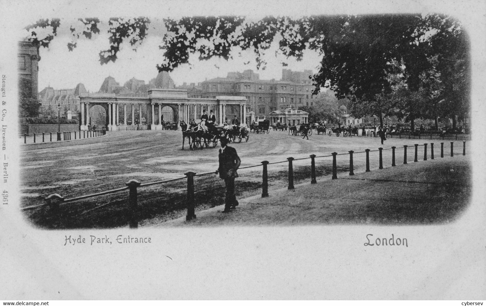 LONDON - Hyde Park, Entrance - Hyde Park