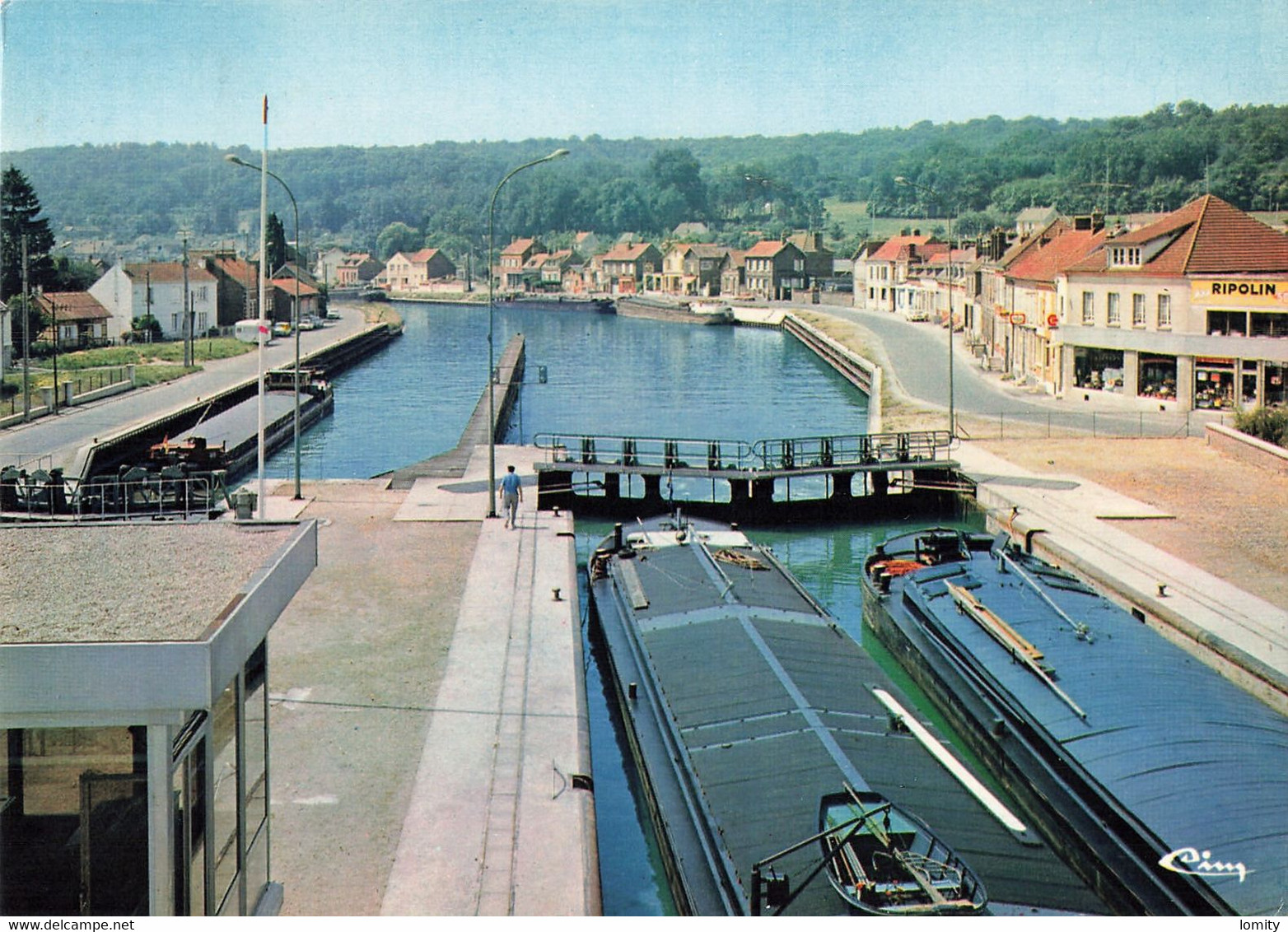 60 Longueil Annel Les écluses En Aval Vues Depuis La Passerelle écluse Bateau Péniche Bateaux Péniches CPM - Longueil Annel