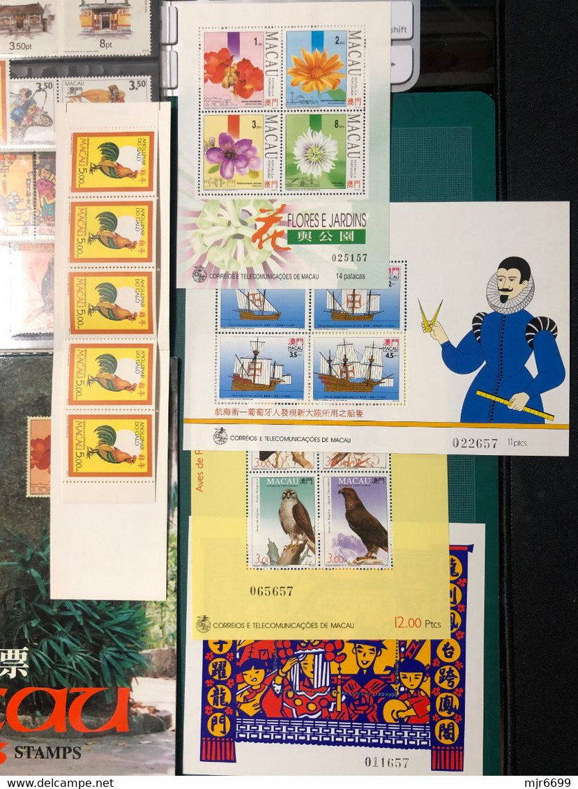 MACAU - 1993 YEAR BOOK WITH ALL STAMPS, SOUVENIER SHEETS AND THE BOOKLET  CAT$126.9 EUROS +++ - Années Complètes