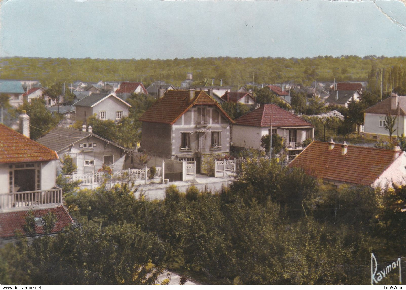 LES CLAYES SOUS BOIS - VERSAILLES - YVELINES - (78) - CPSM DENTELEE DE 1964....QUARTIER DE LA GARE. - Les Clayes Sous Bois