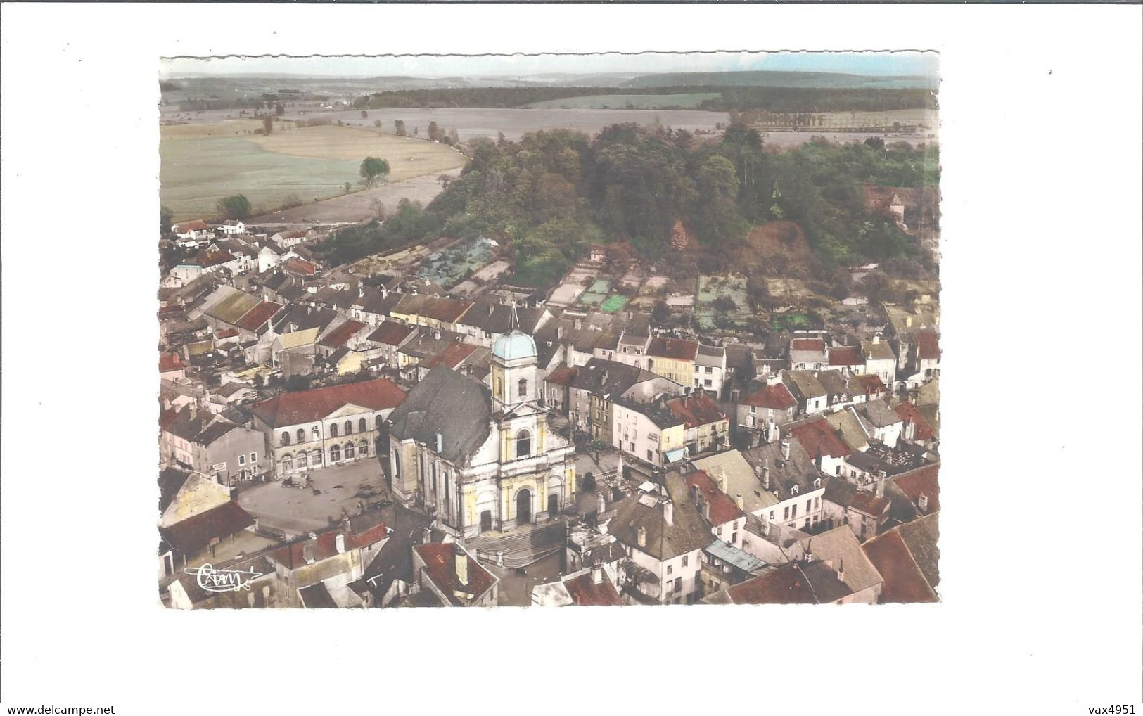 JUSSEY  VUE AERIENNE L EGLISE ET SON QUARTIER  ET LE MONT SIMON            ***      A  SAISIR   **** - Jussey