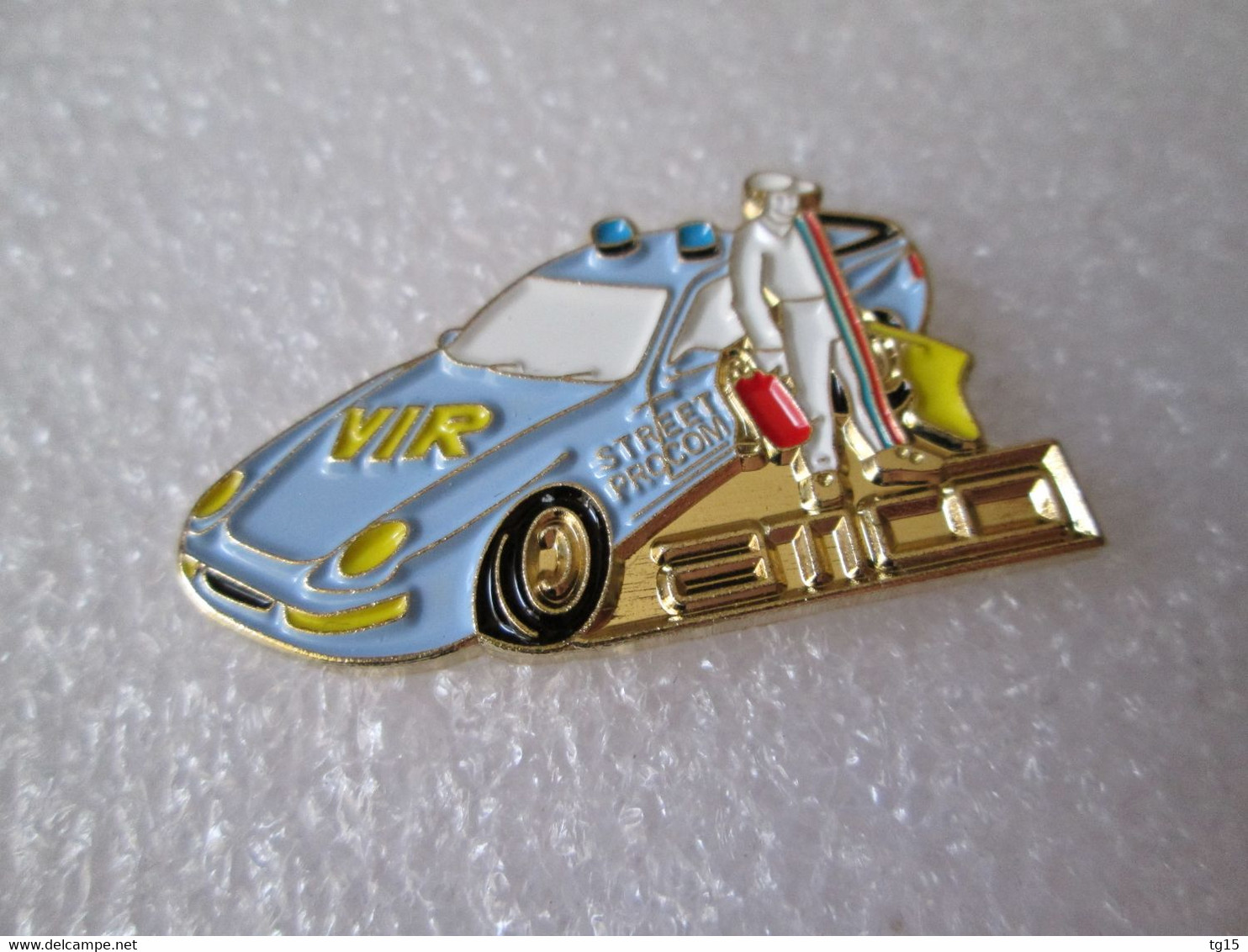 PIN'S    PORSCHE  968   AMCO   COMMISSAIRES DE PISTE - Porsche