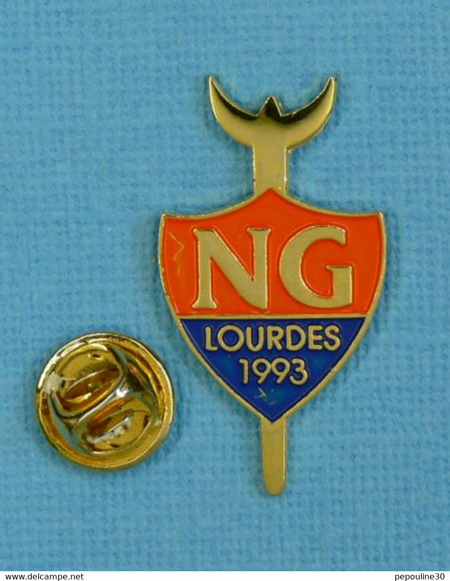 1 PIN'S //  ** NACIOUN GARDIANO / LOURDES 1993 ** - Stierkampf