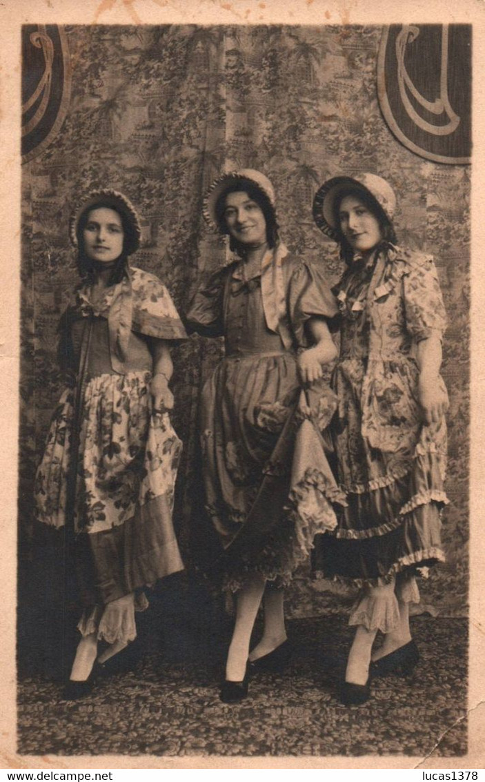 JOLIE CARTE PHOTO / 3 JEUNES FILLES DEGUISEES - Karneval - Fasching