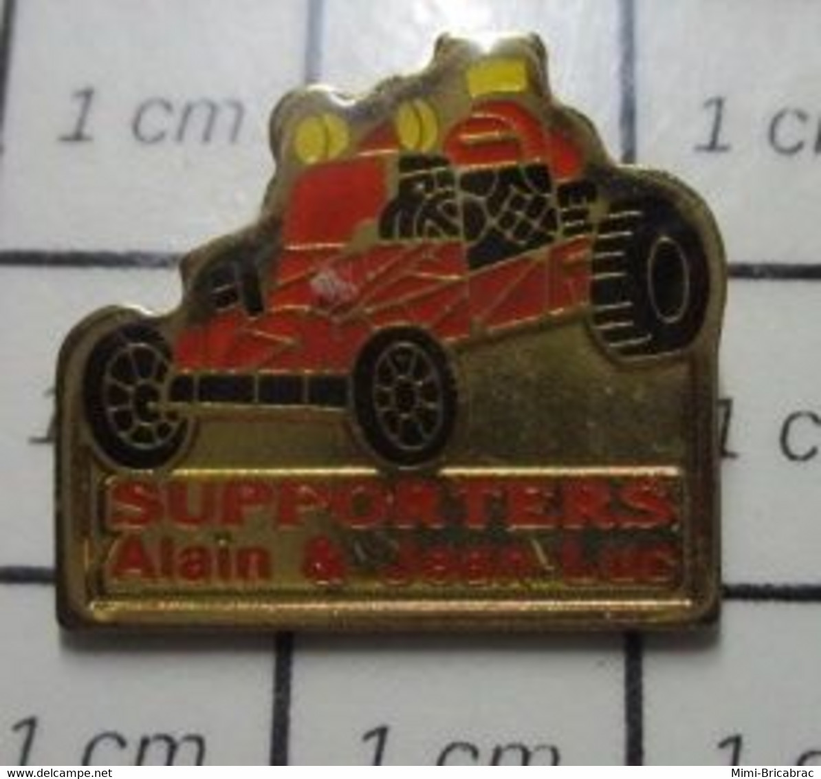 1822 Pin's Pins / Beau Et Rare / THEME : SPORTS / BUGGY ROUGE SUPPORTERS ALAIN Proviste Et JEAN-LUC Surrian - Automobile - F1