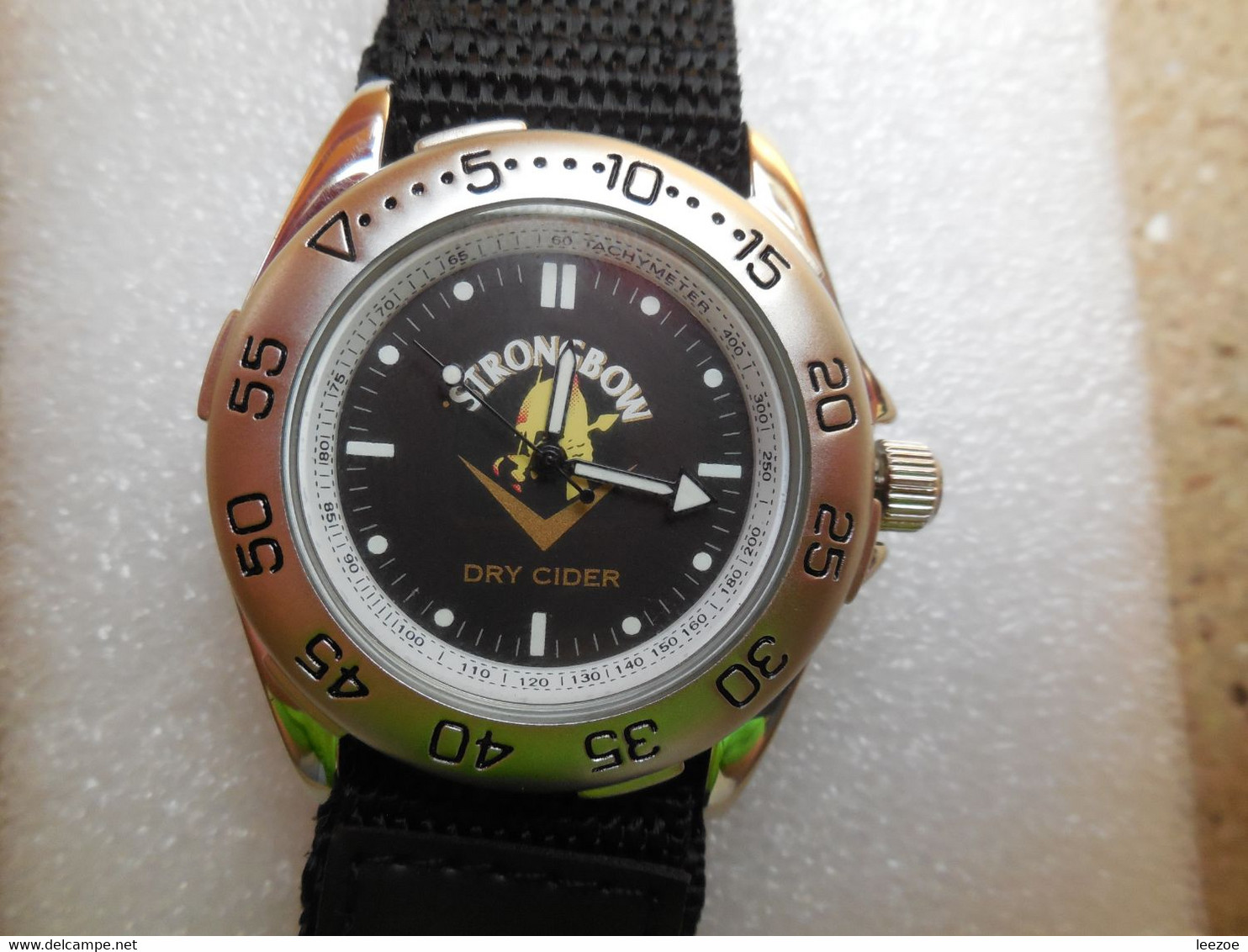 Montre, STRONGBOW DRY CIDER, MAGNIFIQUE Montre Publicitaire, Rare - Advertisement Watches