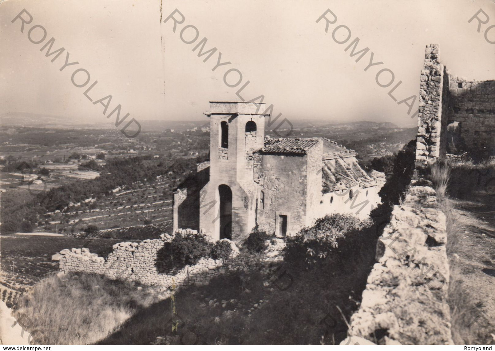 CARTOLINA  OPPEDE-LE-VIEUX,VAUCLUSE,FRANCIA,L"EGLISE ROMANE ET LE CLOCHER,VIAGGIATA 1958 - Oppede Le Vieux