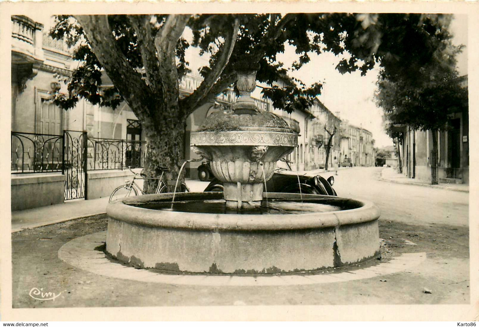 Châteauneuf Du Pape * Rue Commandant Lemaitre Et La Fontaine - Chateauneuf Du Pape