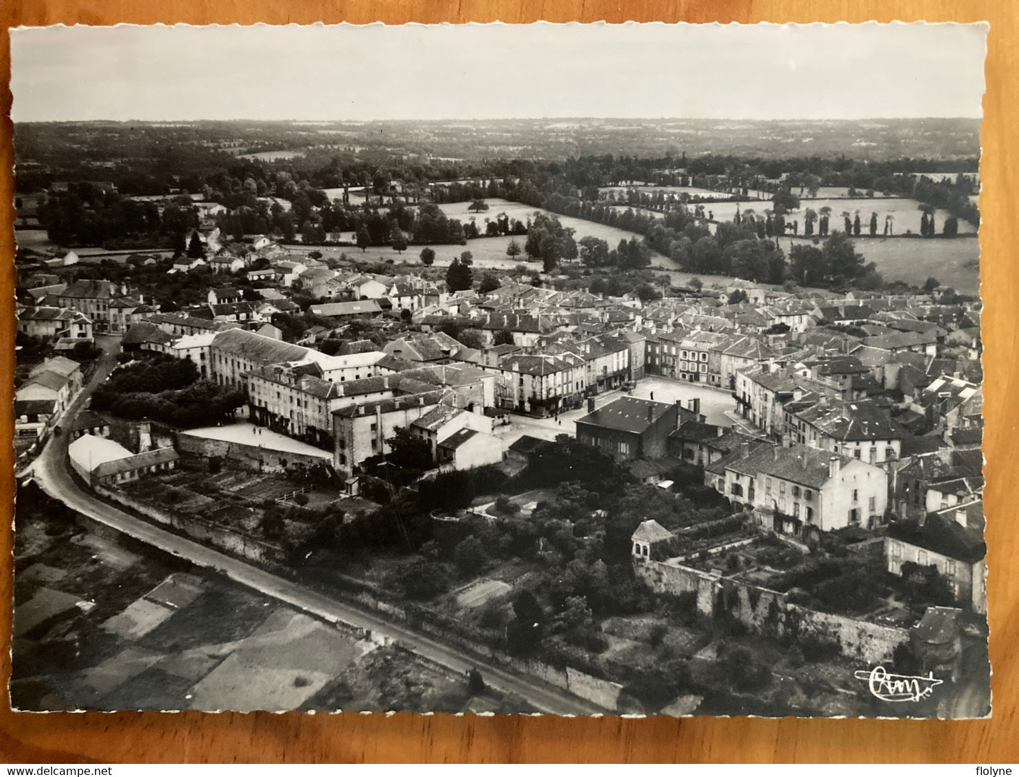 Le Dorat - Vue Aérienne Sur La Place Et Le Collège Moderne - école - Le Dorat