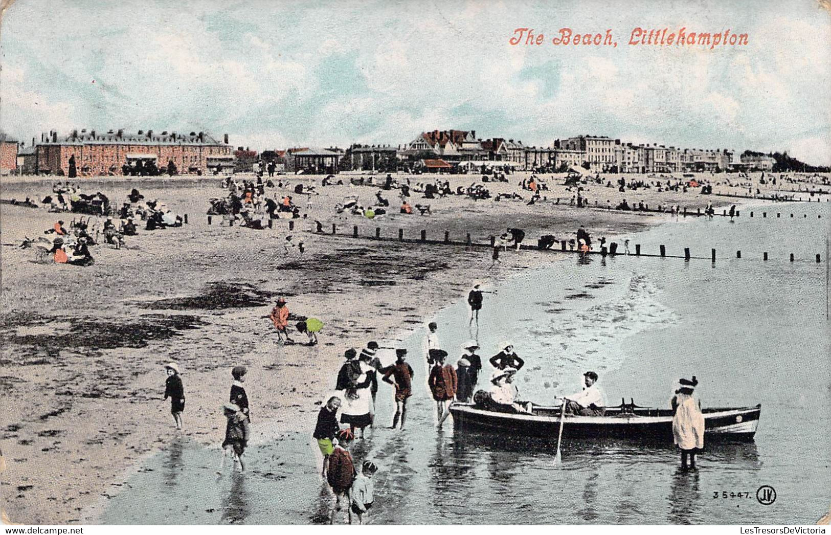 CPA - ENGLAND - LITTLEHAMPTON - The Beach - Animée - Colorisée - Boat - Bateau - Other & Unclassified