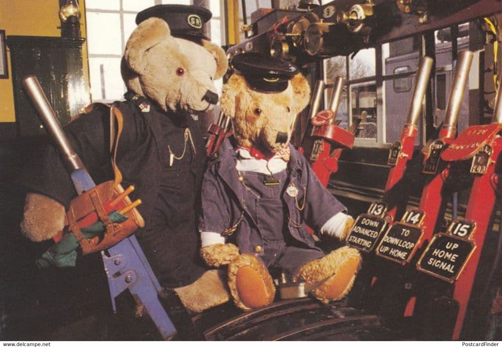 Stroudly & Billington Teddy Bears Havenstreet Station Billington Beds Postcard - Altri & Non Classificati