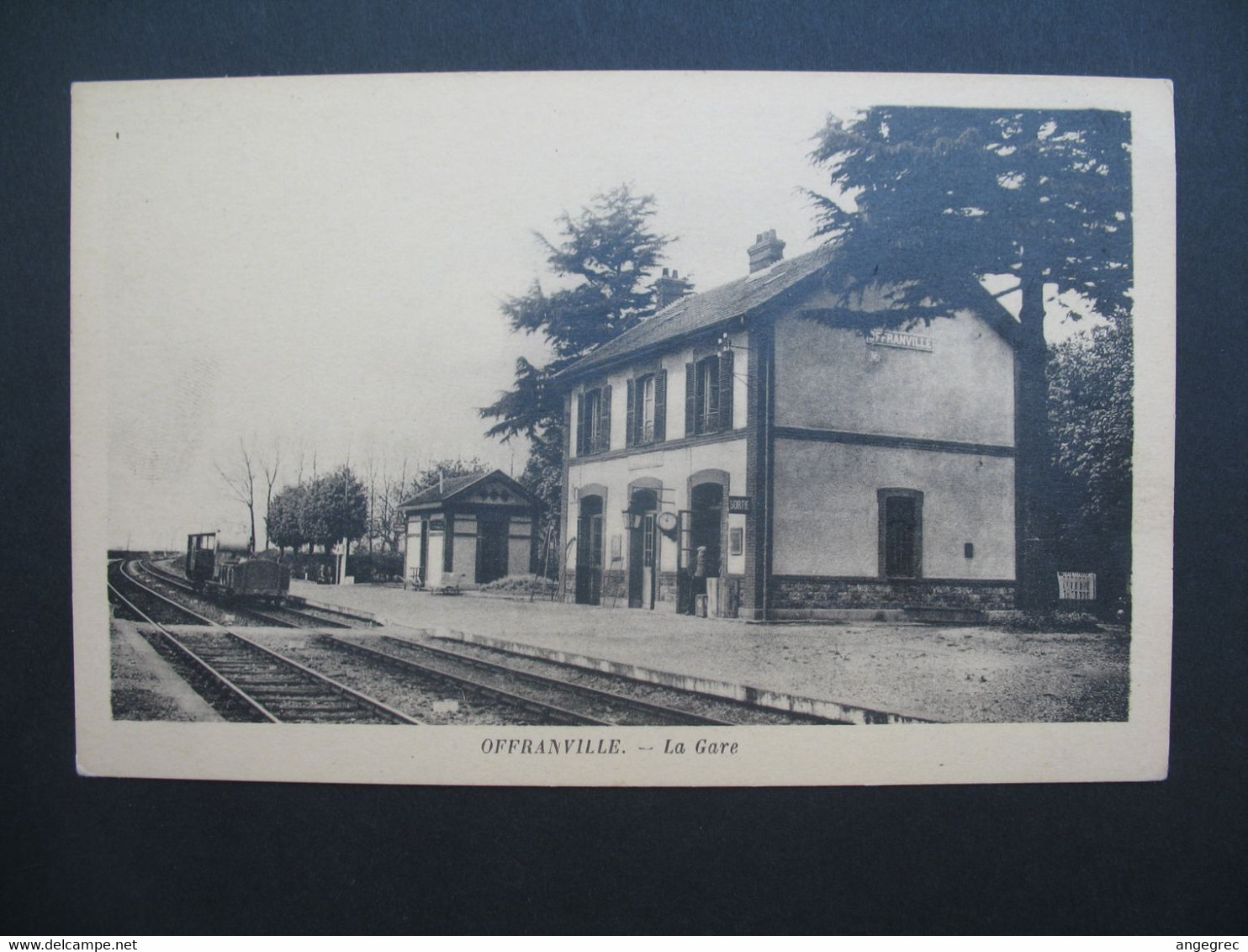 CPA Gare :  Offranville - La Gare - Offranville
