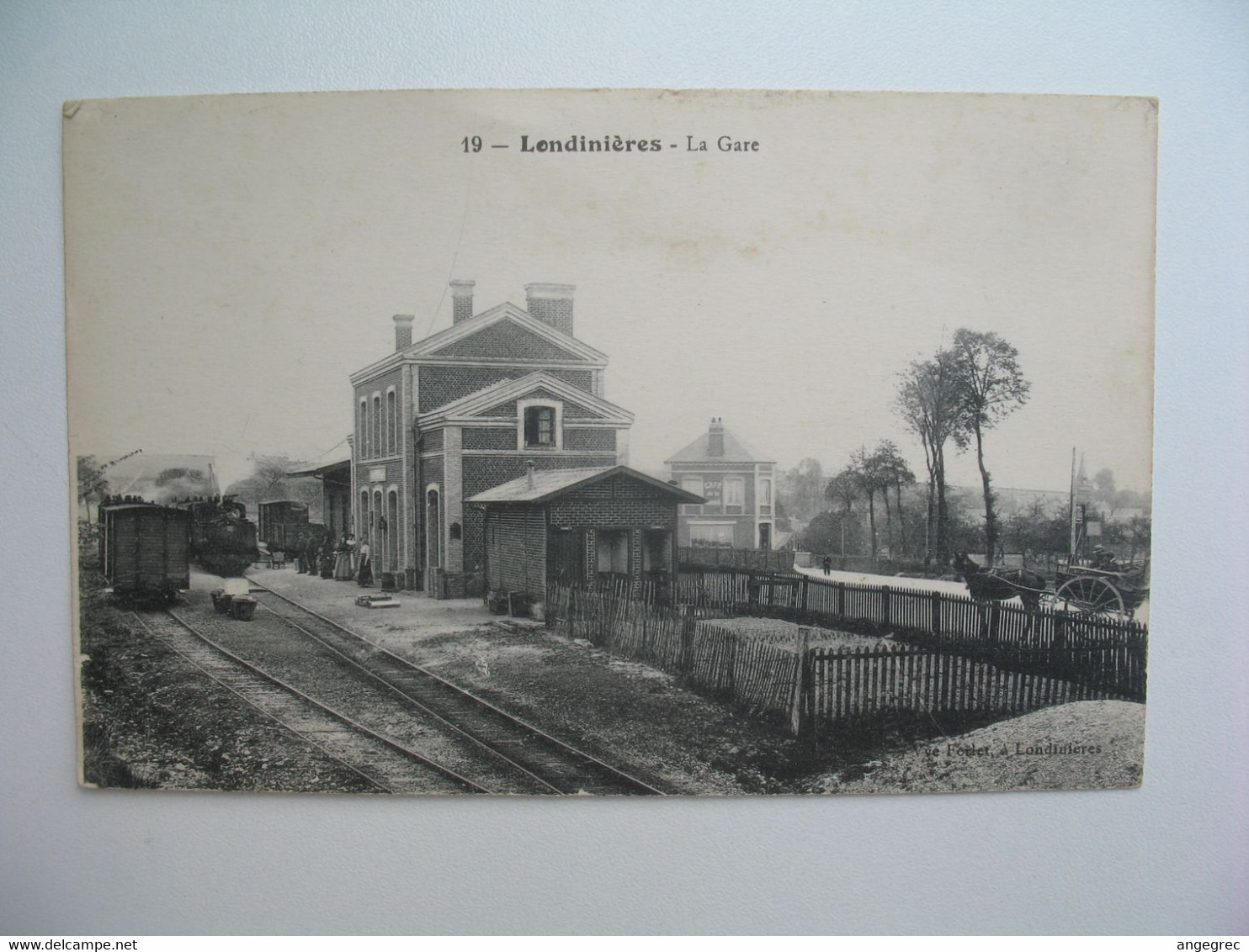 CPA Gare :  Londinières  -   La Gare - Londinières