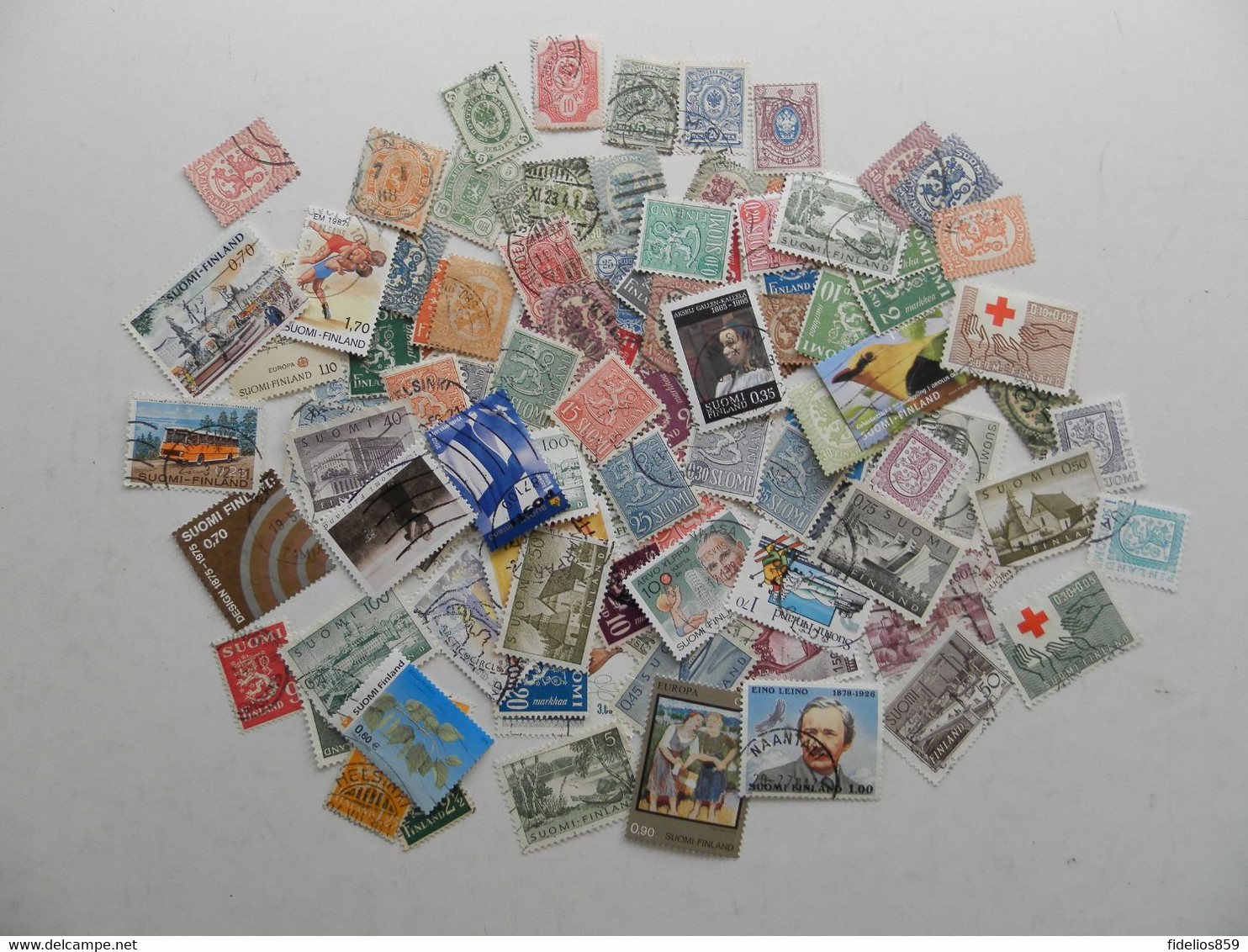 FINLANDE COLLECTION DE 100 TIMBRES DIFFERENTS OBLITERES 1ER CHOIX - Collections