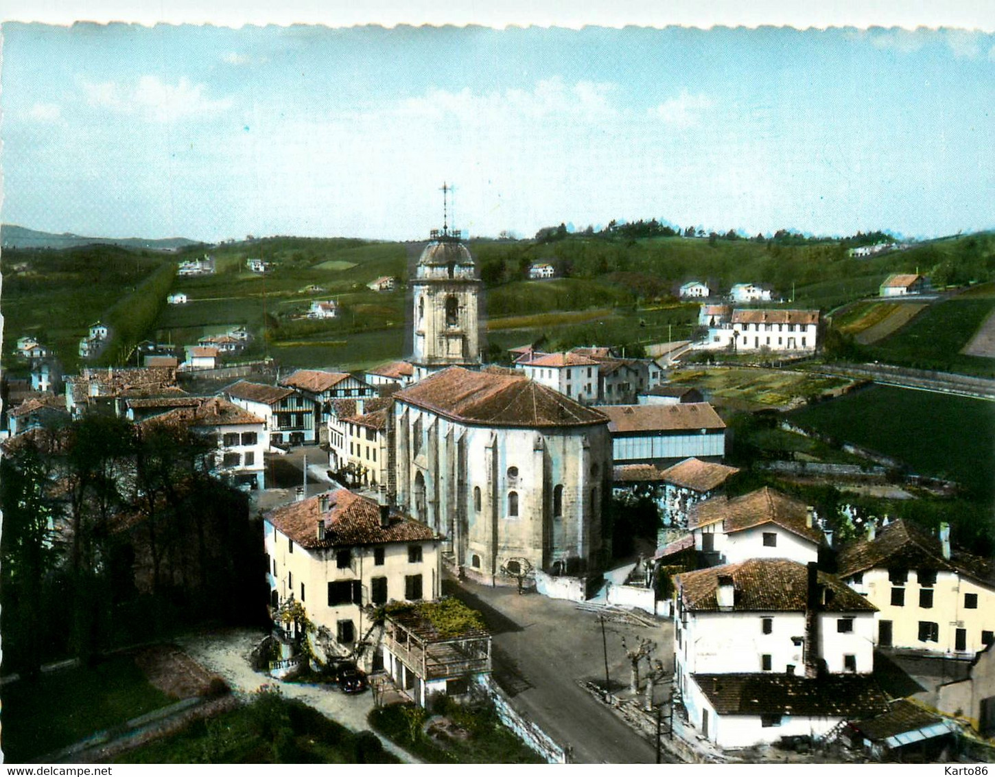 Urrugne * Vue Aérienne Sur Le Centre Du Village * L'église - Urrugne