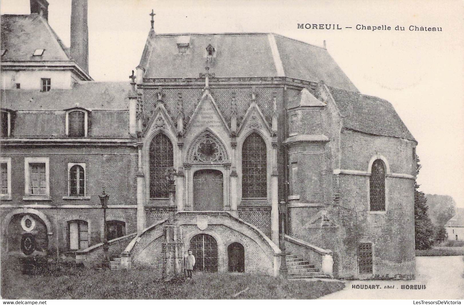 CPA - 80 - MOREUIL - Chapelle Du Chateau - Enfant - HOUDART MOREUIL - Moreuil