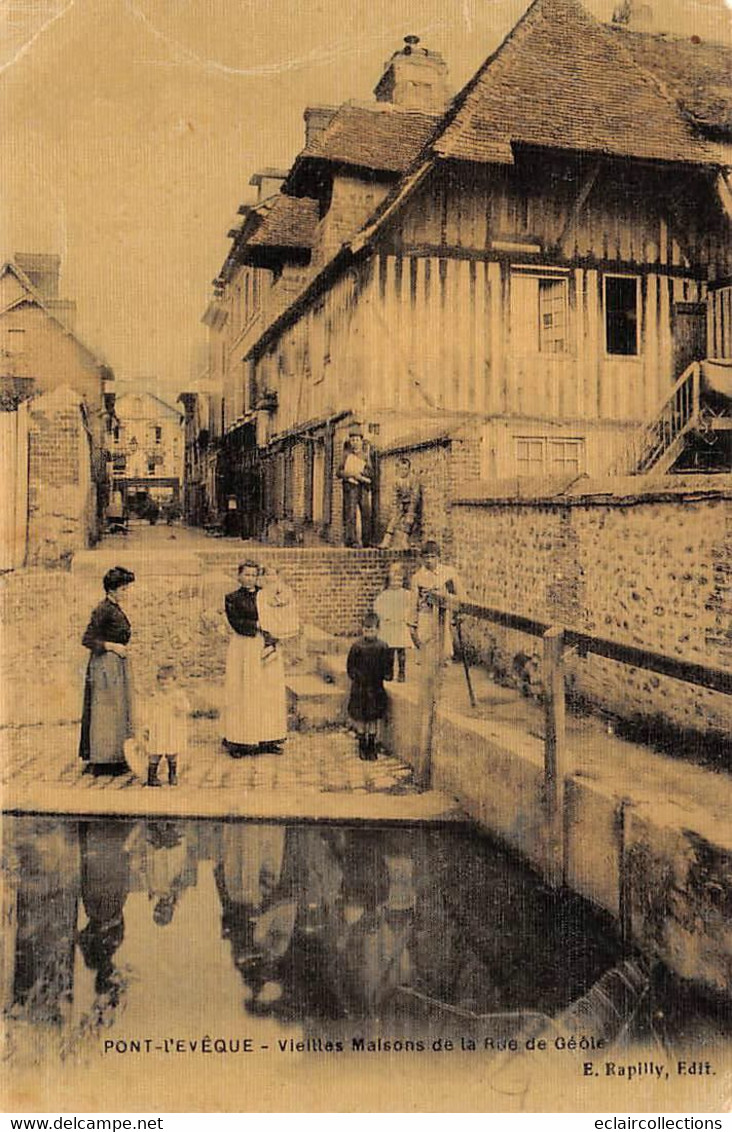 Pont-l'Evêque         14        Vieilles Maisons De La Rue De Géole          (voir Scan) - Pont-l'Evèque