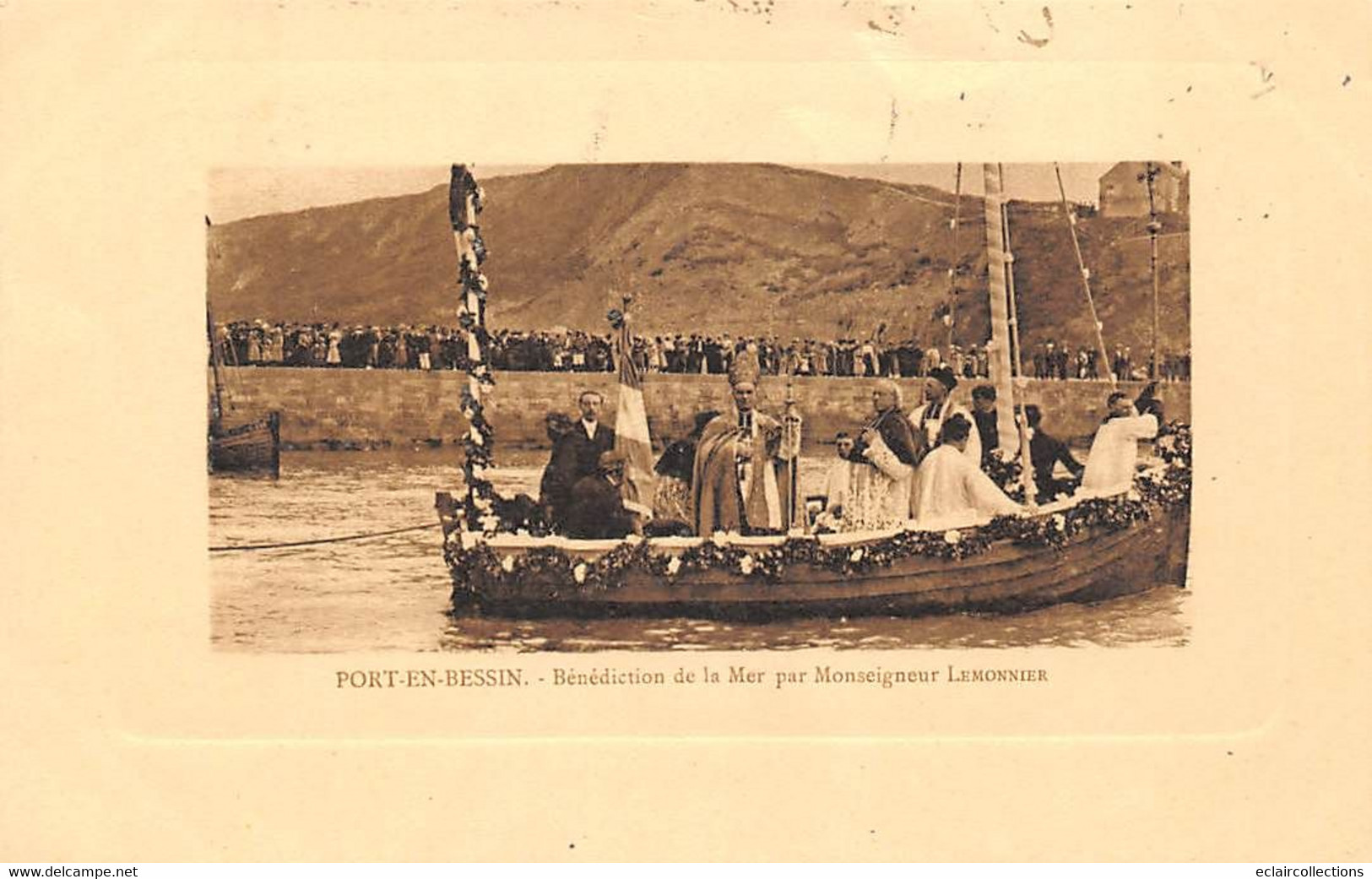 Port En Bessin        14         Bénédiction De La Mer Par Mgr Lemonnier          (voir Scan) - Port-en-Bessin-Huppain