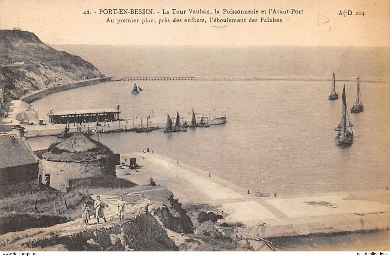 Port En Bessin         14         La Tour Vauban La Poissonnerie Et L'éboulement De La Falaise            (voir Scan) - Port-en-Bessin-Huppain