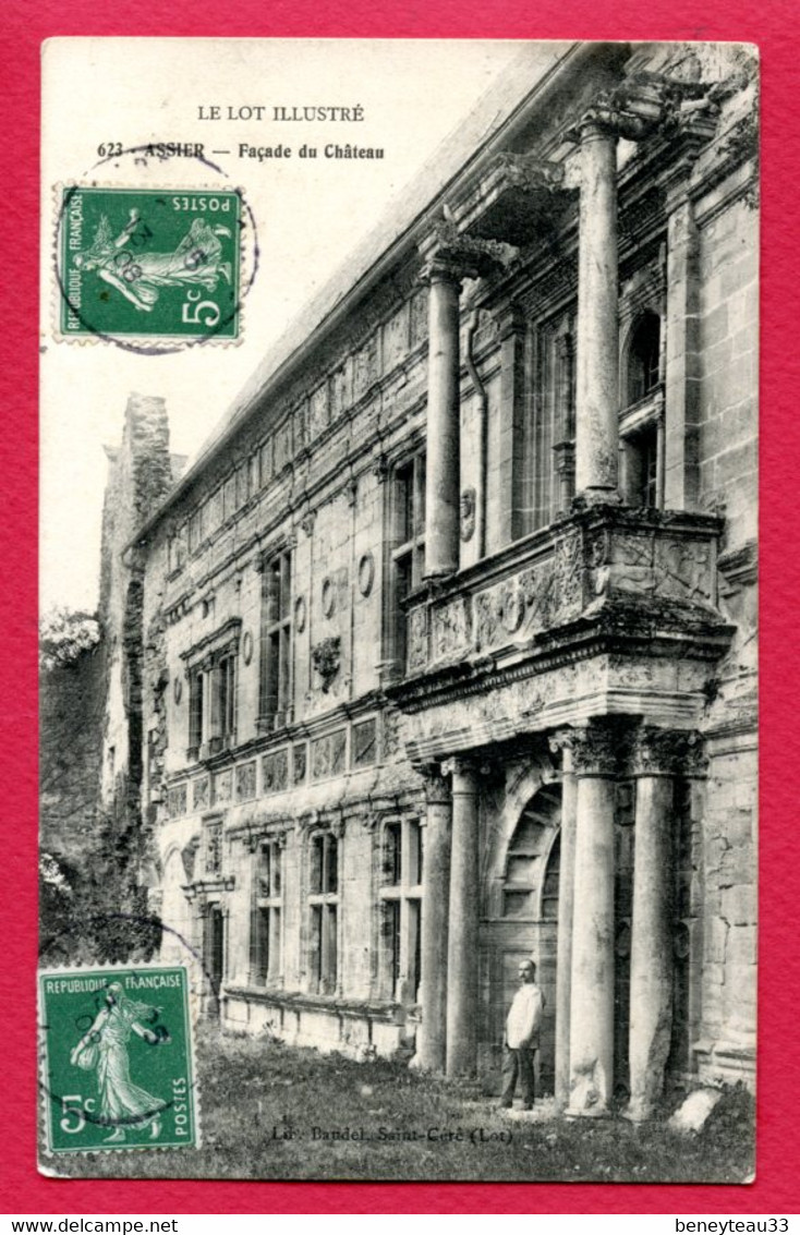 CPA (Réf : EE 484) ASSIER (46 LOT) Façade Du Château (animée) - Assier