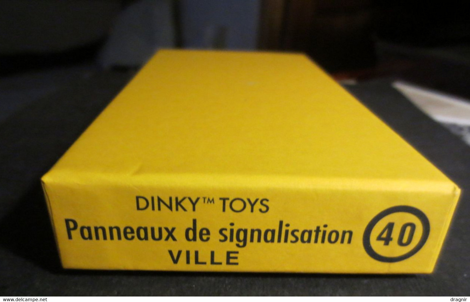 Dinky Toys - Panneaux De Signalisation Ville  N° 40 - Collections Atlas 2008 - Neuf - - Zubehör